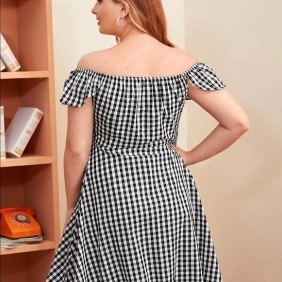 Plus off shoulder tie front button up dress - Picture 2 of 5